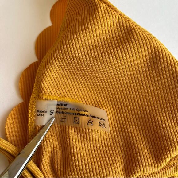 Pilot Active Evie Ruffle Triangle Bikini Top Size Small - Picture 4 of 4